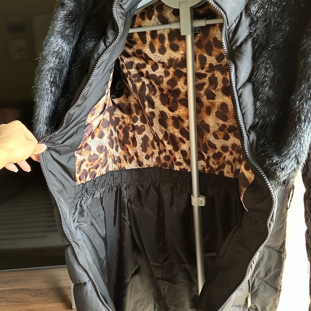 Laundry By Shelli Segal Black Puffer Coat with Faux Fur Hood - Picture 10 of 16